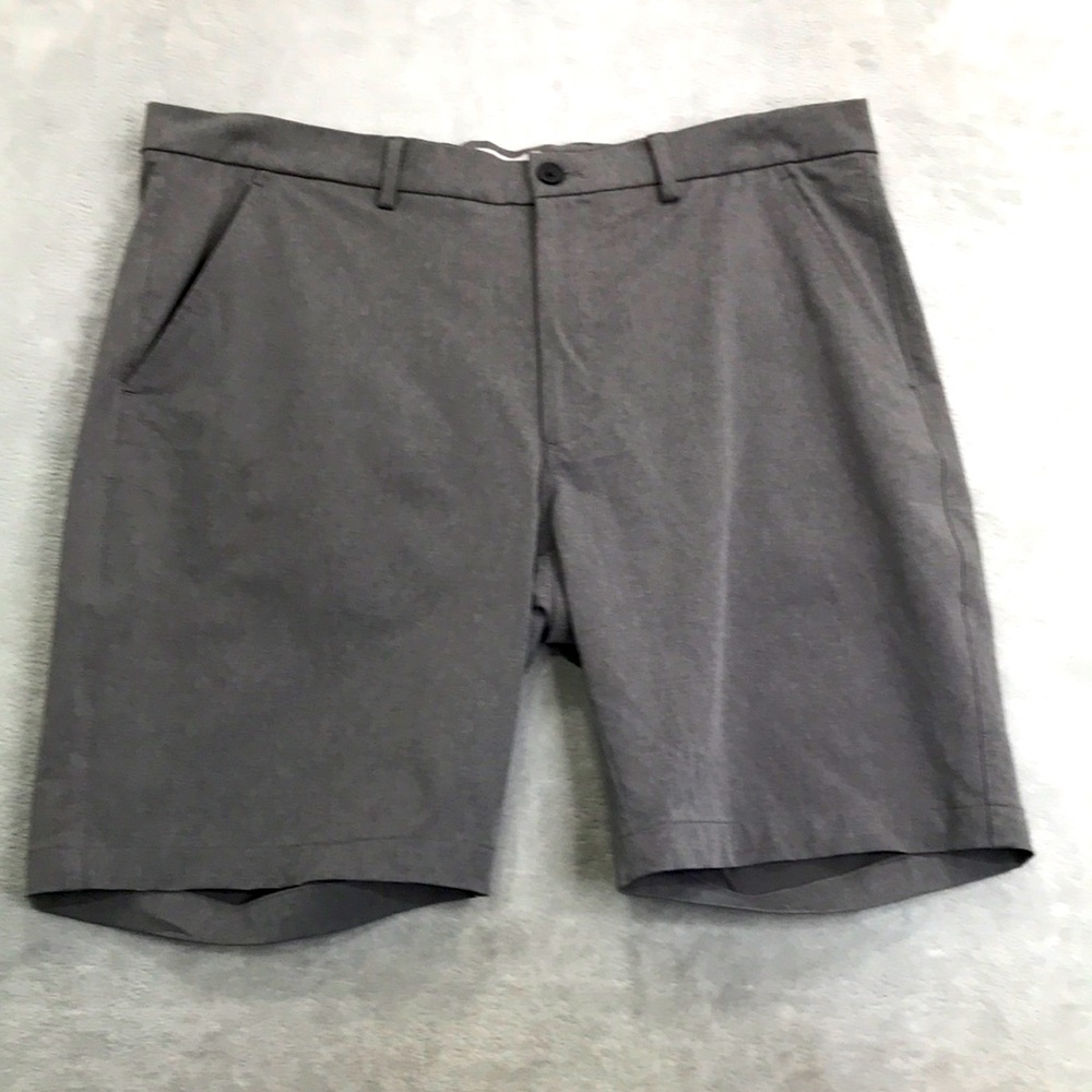 Hickey Freeman New York Men's Gray Golf Shorts Size 38